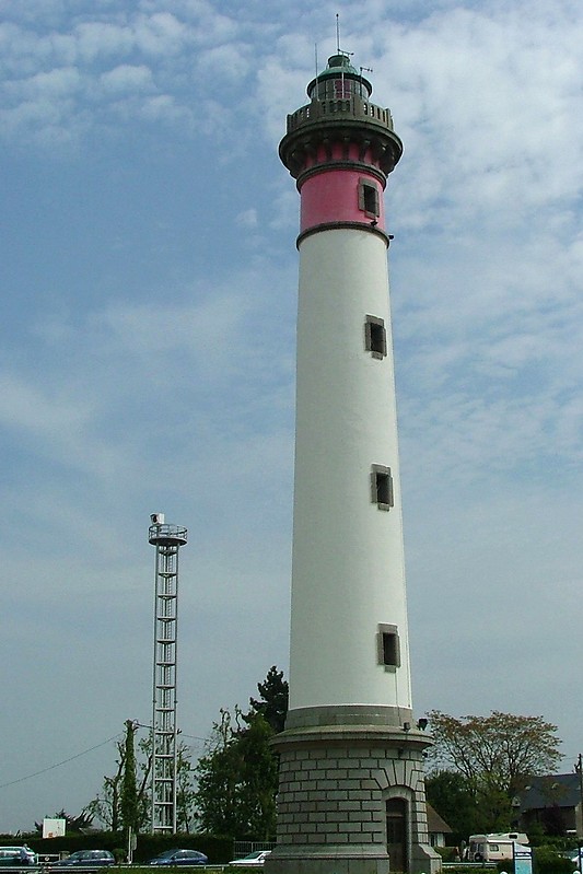 Normandy / Phare de Ouistreham
Author of the photo: [url=https://www.flickr.com/photos/larrymyhre/]Larry Myhre[/url]
Keywords: France;English channel;Ouistreham
