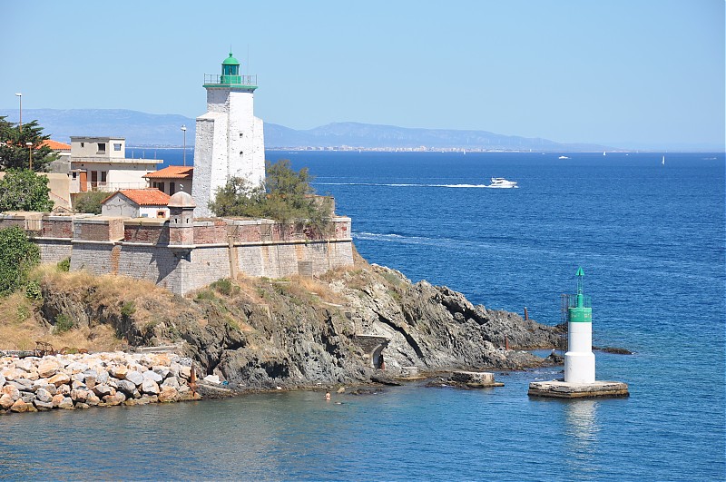 Port Vendres lighthouse (upper) and Port-Vendres Fort du Fanal Entrance W side (lower)
Keywords: Mediterranean sea;France;Port-Vendres