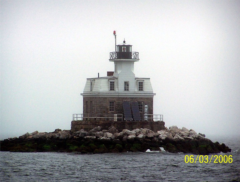 Connecticut / Penfield Reef lighthouse
Author of the photo: [url=https://www.flickr.com/photos/bobindrums/]Robert English[/url]

Keywords: Connecticut;United States;Atlantic ocean;Long Island Sound