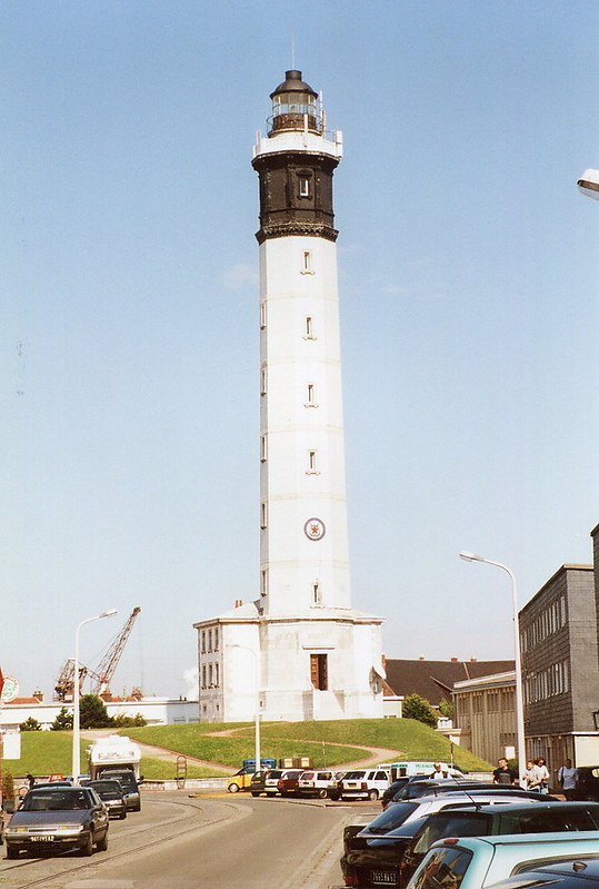 Calais lighthouse
Author of the photo: [url=https://www.flickr.com/photos/45898619@N08/]Paddy Ballard[/url]
Keywords: Calais;English channel;France
