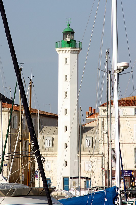 La Rochelle port rear lighthouse
Permission granted by [url=http://forum.shipspotting.com/index.php?action=profile;u=20390]Michel FLOCH[/url]
Keywords: Charente-Maritime;La Rochelle;Bay of Biscay;France