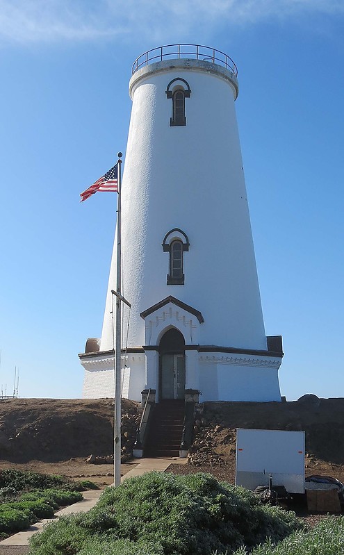 California / Piedras Blancas lighthouse
Author of the photo: [url=https://www.flickr.com/photos/21475135@N05/]Karl Agre[/url]
Keywords: United States;Pacific ocean;California