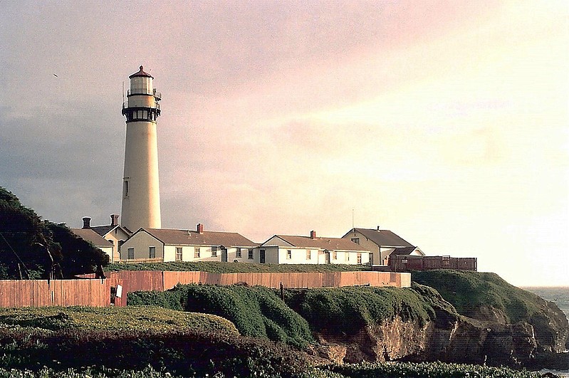California / Pigeon point lighthouse
Photo 1990
Author of the photo:[url=https://www.flickr.com/photos/lighthouser/sets]Rick[/url]
Keywords: United States;Pacific ocean;California;San Francisco