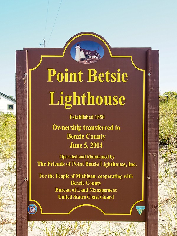 Michigan / Point Betsie lighthouse - plate
Author of the photo: [url=https://www.flickr.com/photos/selectorjonathonphotography/]Selector Jonathon Photography[/url]
Keywords: Michigan;Lake Michigan;United States;Plate