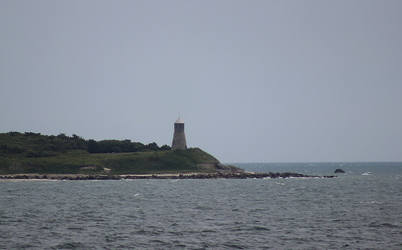Massachusetts / Point Gammon lighthouse 
Author of the photo: [url=https://www.flickr.com/photos/31291809@N05/]Will[/url]
Keywords: Massachusetts;Cape Cod;Atlantic ocean;United States