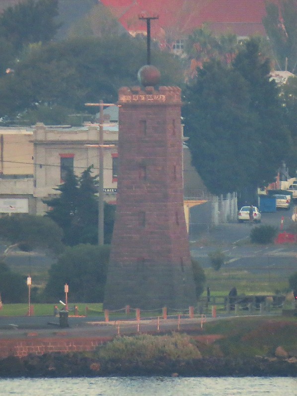 Melbourne Region / Williamstown / Point Gellibrand Lighttower & Timeball
Wooden Lighttower 1840 - 1849
Bluestone Lighttower 1849 - 1859, the light was then replaced by a lightship.
Tower in 1934 30 ft extended with brick and in function as a lighttower once more until 1987.
1987/89 extension demolished and a time ball replaced as a historical/touristic attraction.
Author of the photo: [url=https://www.flickr.com/photos/larrymyhre/]Larry Myhre[/url]
Keywords: Melbourne;Victoria;Port Fillip;Australia