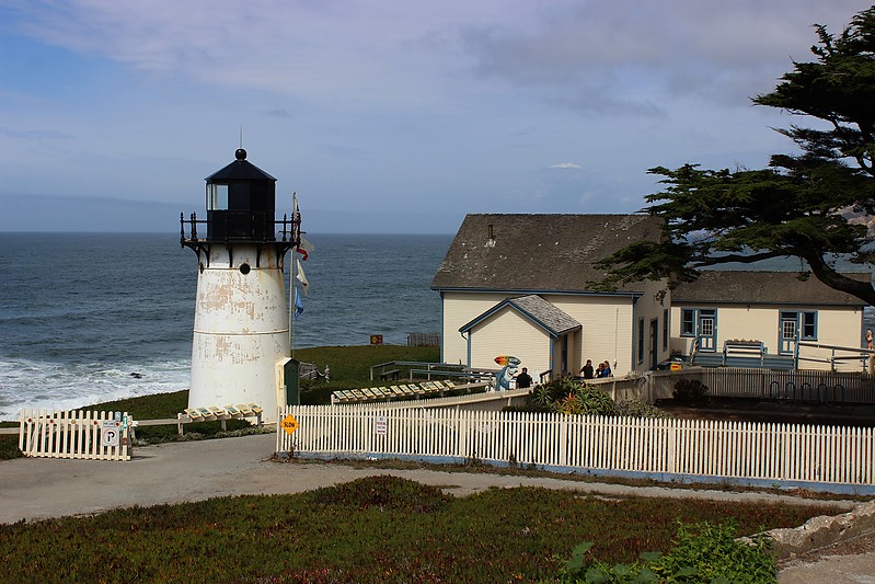 California / Point Montara Lighthouse
This Cast Iron tower, unique to California originally served at Mayo Beach on Cape Cod in Massachusetts until 1922. It somehow made its way across the country and erected at Point Montara in 1928
Author of the photo: [url=https://www.flickr.com/photos/31291809@N05/]Will[/url]
Keywords: California;United States;Pacific ocean