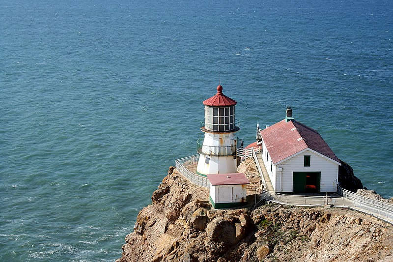 California / Point Reyes Lighthouse
Author of the photo:[url=https://www.flickr.com/photos/lighthouser/sets]Rick[/url]

Keywords: California;United states;Pacific ocean