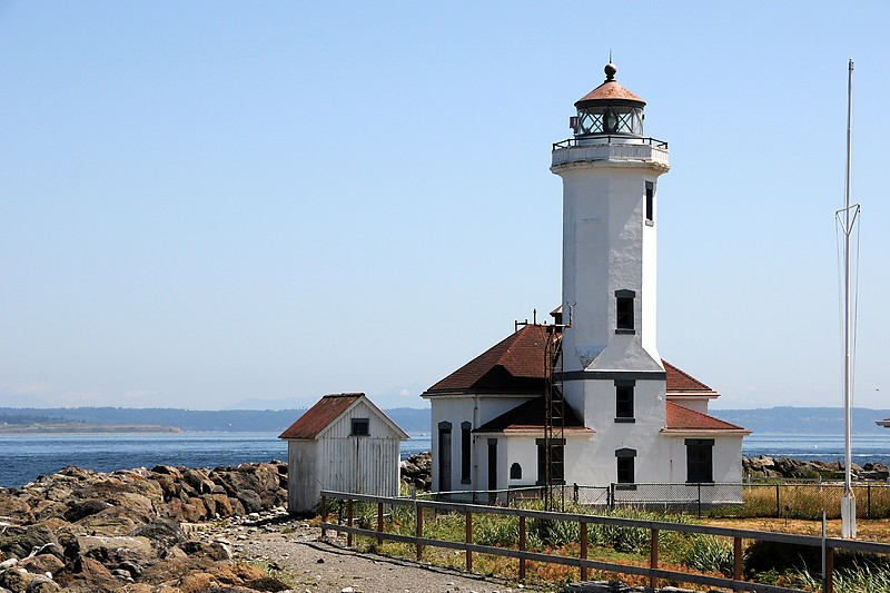 Washington / Point Wilson lighthouse
Author of the photo: [url=https://www.flickr.com/photos/lighthouser/sets]Rick[/url]
Keywords: Strait of Juan de Fuca;United States;Washington;Puget Sound