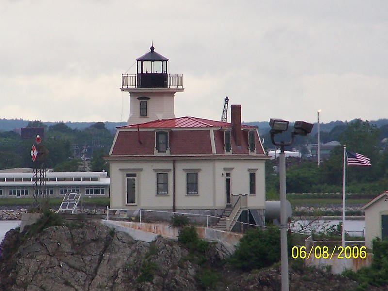 Rhode Island / East Providence / Pomham Rocks Lighthouse
Author of the photo: [url=https://www.flickr.com/photos/bobindrums/]Robert English[/url]

Keywords: Rhode Island;Providence;Providence river;United States