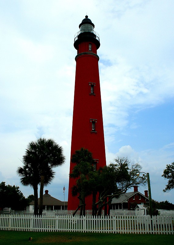 Florida / Ponce de Leon Inlet Lighthouse - entrance
AKA Mosquito inlet
Author of the photo: [url=https://www.flickr.com/photos/larrymyhre/]Larry Myhre[/url]
Keywords: Florida;United States;Atlantic ocean;Interior