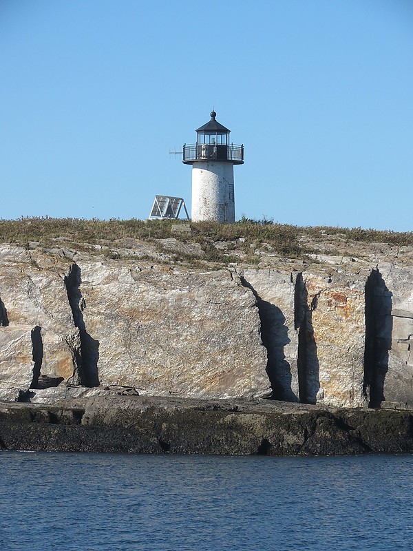 Maine / Pond Island lighthouse
Author of the photo: [url=https://www.flickr.com/photos/21475135@N05/]Karl Agre[/url]

Keywords: Maine;Atlantic ocean;United States