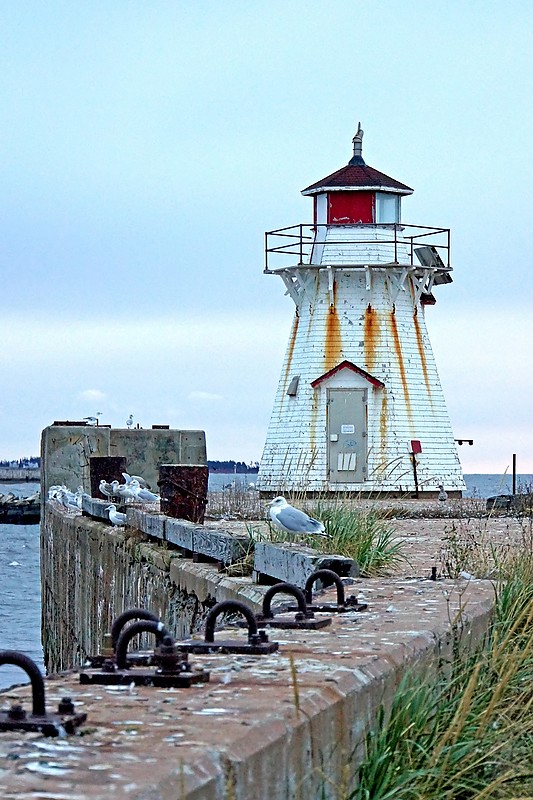 Prince Edward Island / Port Borden Pier lighthouse
Author of the photo: [url=https://www.flickr.com/photos/archer10/] Dennis Jarvis[/url]

Keywords: Prince Edward Island;Canada;Port Borden;Northumberland Strait