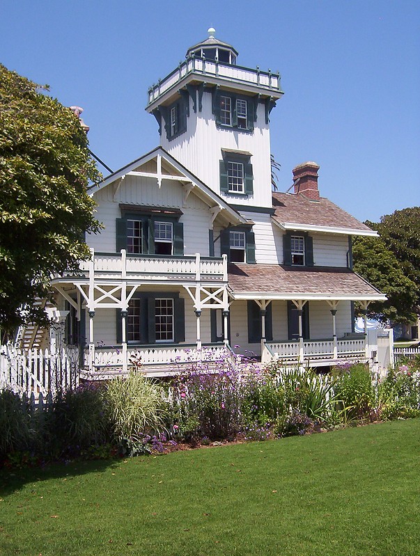 California / Point Fermin lighthouse
Author of the photo: [url=https://www.flickr.com/photos/31291809@N05/]Will[/url]

Keywords: United States;Pacific ocean;California