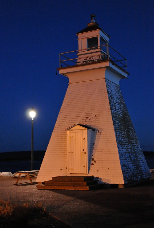 Nova Scotia / Port Medway Lighthouse
Author of the photo: [url=https://www.flickr.com/photos/archer10/]Dennis Jarvis[/url]
Keywords: Nova Scotia;Canada;Atlantic ocean;Night