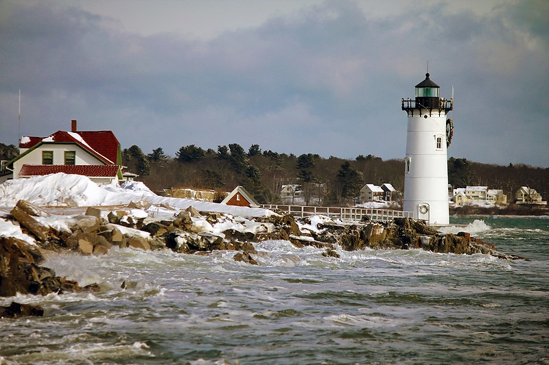 New Hampshire / Portsmouth Harbor lighthouse
AKA New Castle, Fort Point, Fort Constitution 
Author of the photo: [url=https://jeremydentremont.smugmug.com/]nelights[/url]

Keywords: New Hampshire;Portsmouth;United States;Atlantic ocean