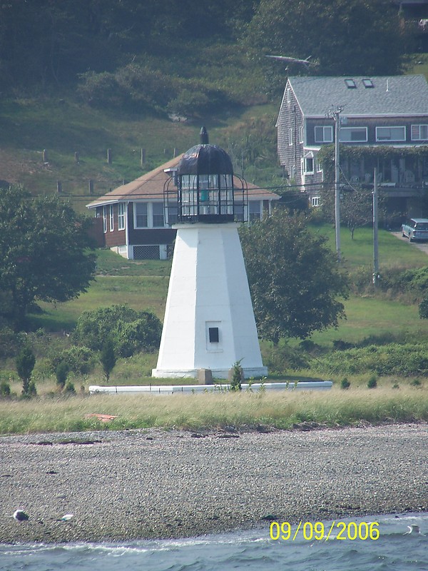 Rhode island / Prudence Island lighthouse
Author of the photo: [url=https://www.flickr.com/photos/bobindrums/]Robert English[/url]
Keywords: United States;Rhode island;Atlantic ocean