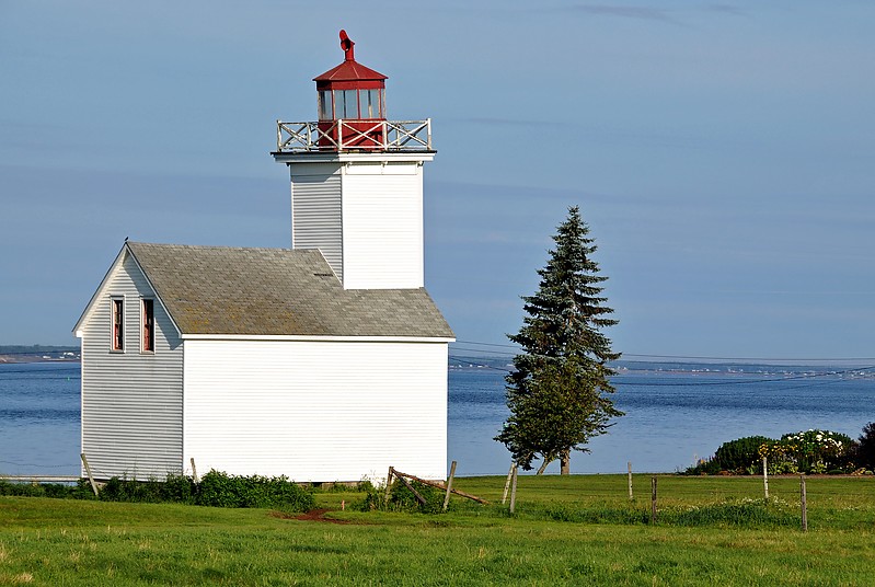 Nova Scotia / Pugwash lighthouse (old)
AKA Fishing Point
Author of the photo: [url=https://www.flickr.com/photos/archer10/]Dennis Jarvis[/url]
Keywords: Northumberland Strait;Nova Scotia;Canada;Pugwash