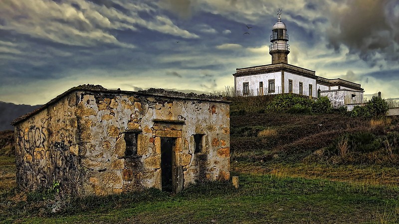 Galicia / Faro de Larino
AKA  Punta ?nsua lighthouse
Author of the photo: [url=https://www.flickr.com/photos/69793877@N07/]jburzuri[/url]
Keywords: Spain;Atlantic ocean;Galicia