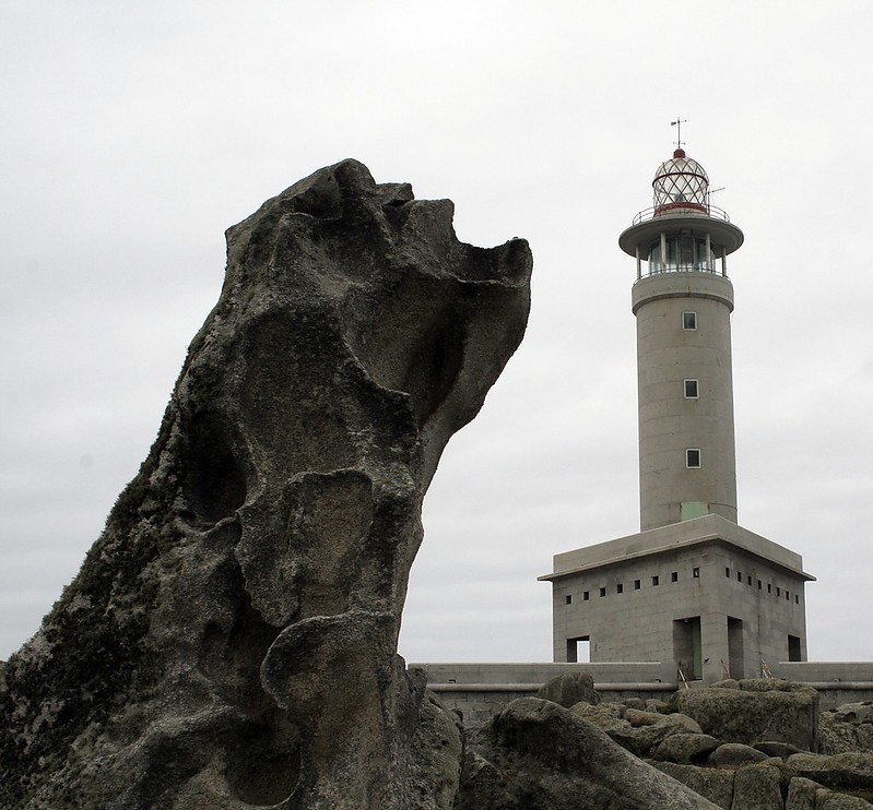 Galicia / Punta Nariga lighthouse
Author of the photo: [url=https://www.flickr.com/photos/34919326@N00/]Fin Wright[/url]
Keywords: Galicia;Spain;Bay of Biscay