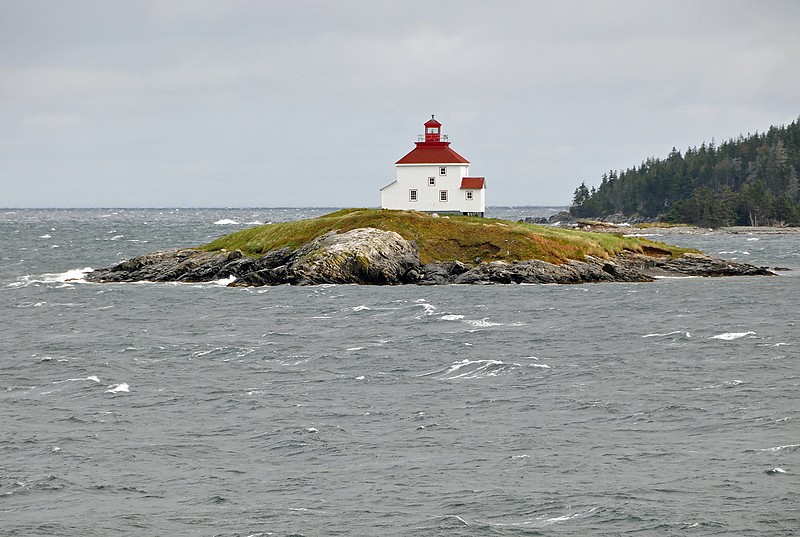 Nova Scotia / Queensport Lighthouse
Author of the photo: [url=https://www.flickr.com/photos/archer10/] Dennis Jarvis[/url]
Keywords: Nova Scotia;Canada;Atlantic ocean