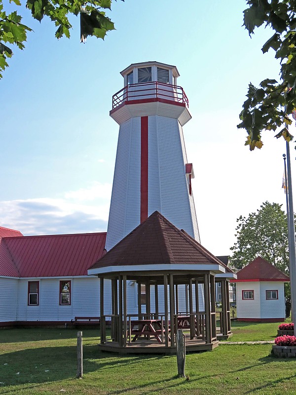New Brunswick / Campbellton Range Rear Lighthouse
Author of the photo: [url=https://www.flickr.com/photos/21475135@N05/]Karl Agre[/url]

Keywords: New Brunswick;Canada;Gulf of Saint Lawrence;Chaleur bay