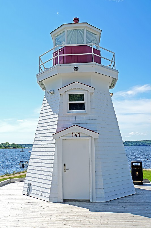 New Brunswick / Renforth lighthouse
Author of the photo: [url=https://www.flickr.com/photos/archer10/]Dennis Jarvis[/url]
Keywords: New Brunswick;Saint John;Bay of Fundy