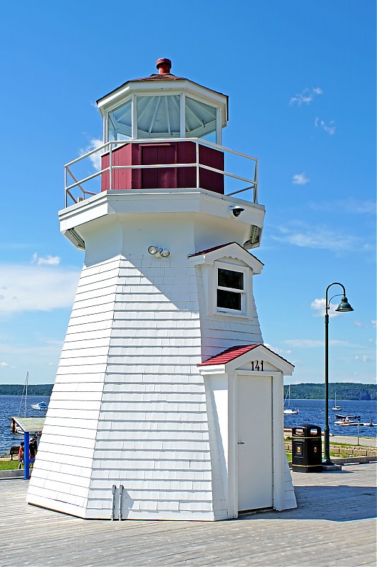 New Brunswick / Renforth lighthouse
Author of the photo: [url=https://www.flickr.com/photos/archer10/]Dennis Jarvis[/url]
Keywords: New Brunswick;Saint John;Bay of Fundy
