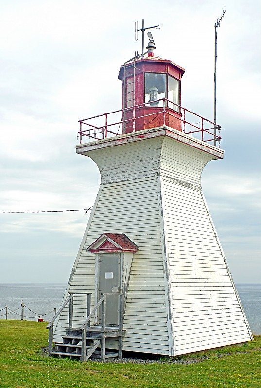 New Brunswick / Richibucto Head Lighthouse
Author of the photo: [url=https://www.flickr.com/photos/archer10/]Dennis Jarvis[/url]
Keywords: New Brunswick;Canada;Gulf of Saint Lawrence;Northumberland Strait