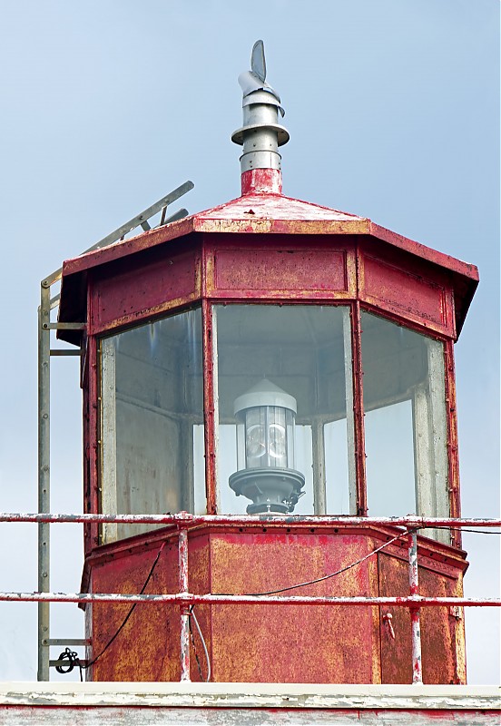 New Brunswick / Richibucto Head Lighthouse - lantern
Author of the photo: [url=https://www.flickr.com/photos/archer10/]Dennis Jarvis[/url]
Keywords: New Brunswick;Canada;Gulf of Saint Lawrence;Northumberland Strait;Lantern