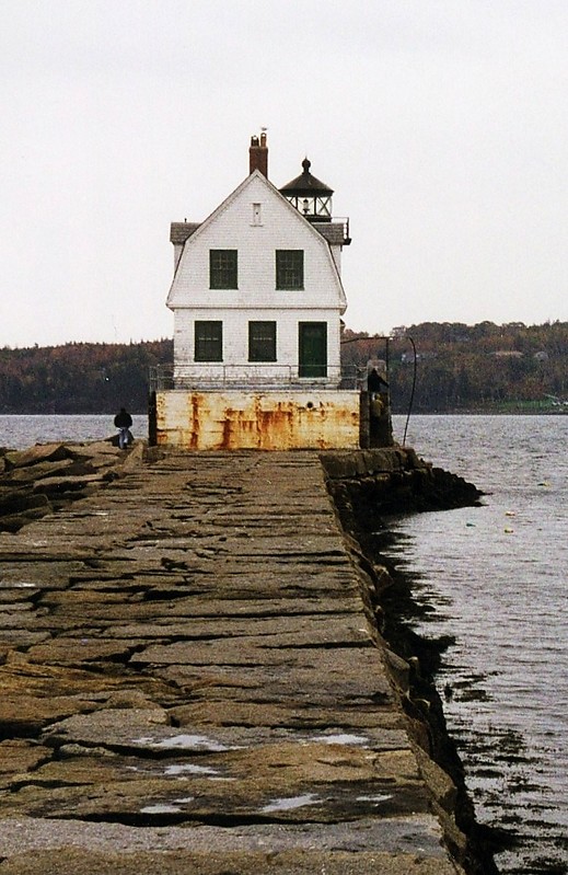Maine / Rockland Harbor Breakwater lighthouse
Author of the photo: [url=https://www.flickr.com/photos/larrymyhre/]Larry Myhre[/url]

Keywords: Rockland;Maine;United States;Atlantic ocean