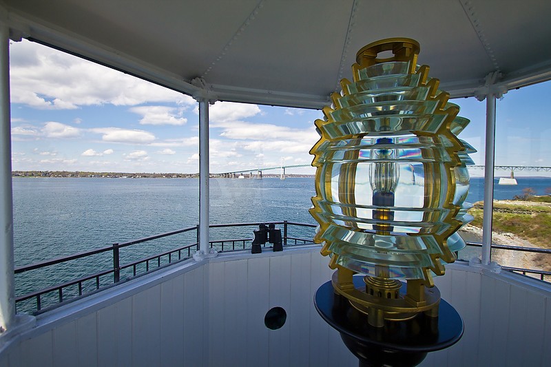 Rhode island / Rose Island lighthouse - lamp
Author of the photo: [url=https://jeremydentremont.smugmug.com/]nelights[/url]

Keywords: Rhode Island;United States;Atlantic ocean;Block Island Sound;Lamp