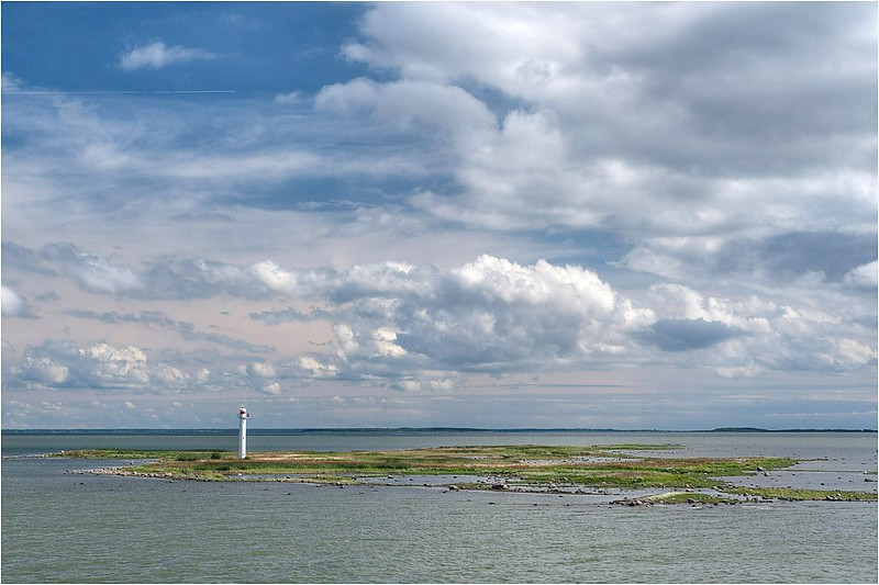 Rukkirahu rear range lighthouse
Author of the photo: [url=http://www.panoramio.com/user/1496126]Tuderna[/url]

Keywords: Estonia;Gulf of Riga