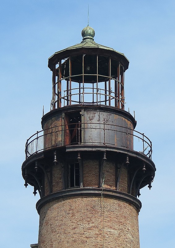 Alabama / Mobile Bay / Sand Island lighthouse - lantern
Author of the photo: [url=https://www.flickr.com/photos/21475135@N05/]Karl Agre[/url]
Keywords: Alabama;Gulf of Mexico;Mobile bay;Offshore;United States