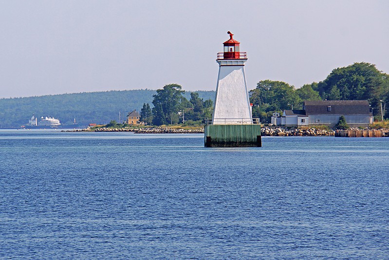 Nova Scotia / Sandy Point Lighthouse
Author of the photo: [url=https://www.flickr.com/photos/archer10/]Dennis Jarvis[/url]
       
Keywords: Nova Scotia;Canada;Atlantic ocean;Offshore