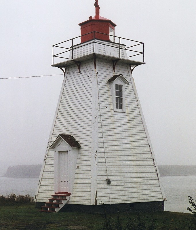 Nova Scotia / Schafner's Point Lighthouse
Author of the photo: [url=https://www.flickr.com/photos/larrymyhre/]Larry Myhre[/url]

Keywords: Nova Scotia;Canada;Bay of Fundy
