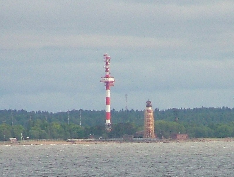 Saint-Petersburg / Shepelevskiy lighthouse
Lighthouse is to the right. To the left  - radar tower
Author of the photo: [url=https://www.flickr.com/photos/larrymyhre/]Larry Myhre[/url]
Keywords: Saint-Petersburg;Gulf of Finland;Russia;Vessel Traffic Service