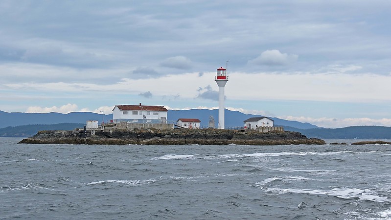 Sisters Islet Lighthouse
                               
Keywords: Strait of Georgia;Canada;British Columbia