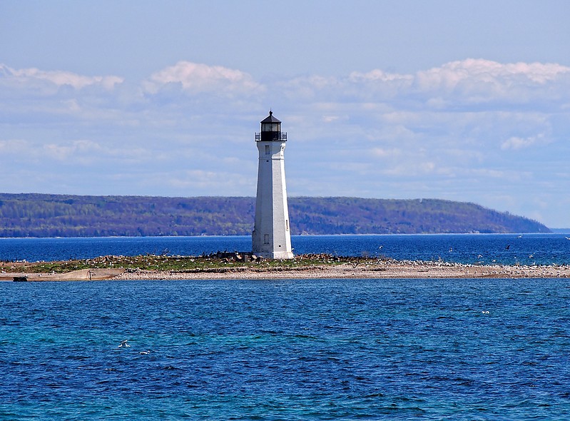 Michigan / Ile aux Galets lighthouse
AKA Skillagalee
Author of the photo: [url=https://www.flickr.com/photos/selectorjonathonphotography/]Selector Jonathon Photography[/url]
Keywords: Michigan;Lake Michigan;United States