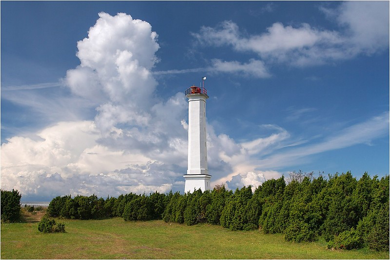 Someri lighthouse
AKA Matsiranna
Author of the photo: [url=http://www.panoramio.com/user/1496126]Tuderna[/url]

Keywords: Estonia;Gulf of Riga