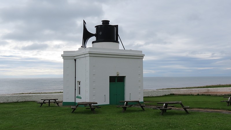 North Sea / Souter Lighthouse - foghorn
Author of the photo: [url=https://www.flickr.com/photos/21475135@N05/]Karl Agre[/url]
Keywords: North Sea;England;United Kingdom;Tyne;Siren