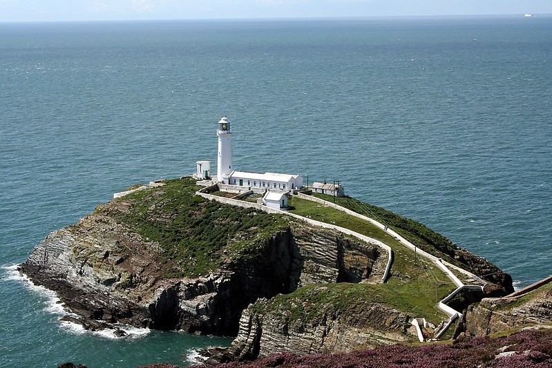 Holyhead / South Stack lighthouse
Author of the photo: [url=https://www.flickr.com/photos/34919326@N00/]Fin Wright[/url]

Keywords: Wales;Irish sea;United Kingdom
