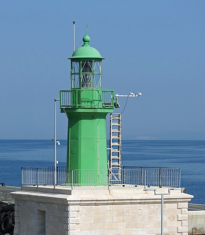 Dalmatia / Split / South Breakwater Lighthouse
Author of the photo: [url=https://www.flickr.com/photos/21475135@N05/]Karl Agre[/url]
Keywords: Adriatic Sea;Croatia;Split