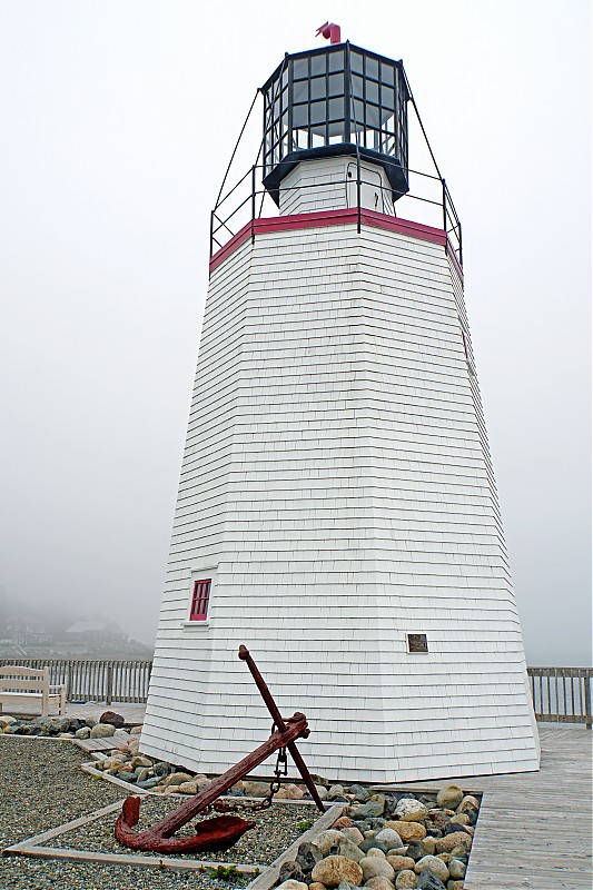 New Brunswick / St. Andrews Lighthouse
AKA Pendlebury
Author of the photo: [url=https://www.flickr.com/photos/archer10/]Dennis Jarvis[/url]
Keywords: Passamaquoddy bay;Canada;New Brunswick;Saint Andrews