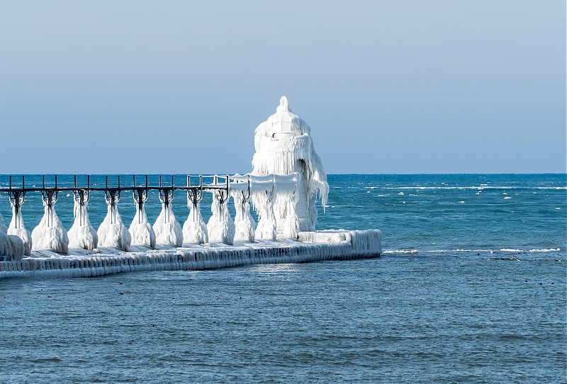Michigan / Lake Michigan - St Joseph North Pierhead Outer Lighthouse at winter
Author of the photo: [url=https://www.flickr.com/photos/selectorjonathonphotography/]Selector Jonathon Photography[/url]
Keywords: Michigan;Lake Michigan;United States;Winter