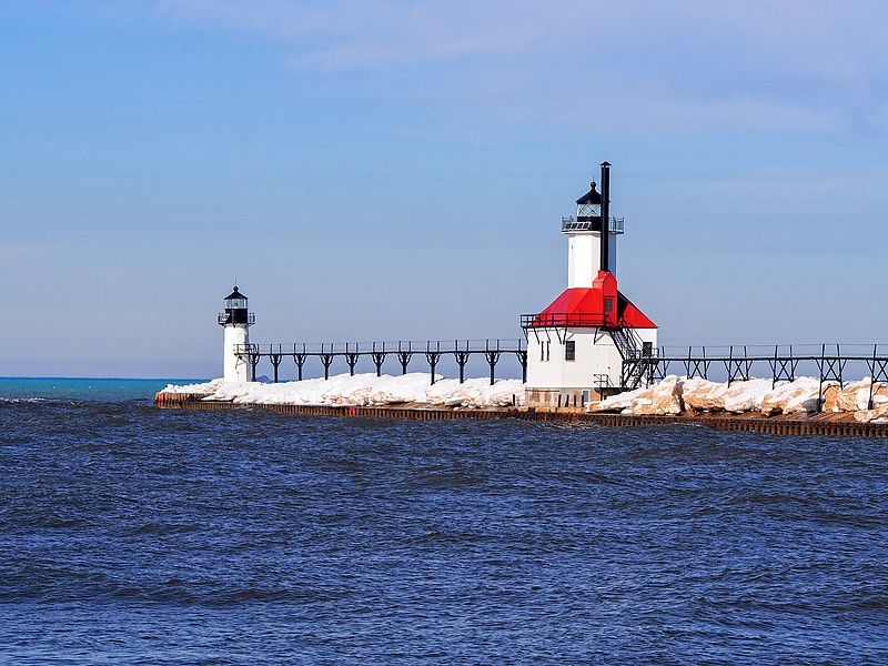 Michigan / St Joseph North Pier Outer Lighthouse (distant) & Inner Lighthouse (near)
Author of the photo: [url=https://www.flickr.com/photos/selectorjonathonphotography/]Selector Jonathon Photography[/url]
Keywords: Michigan;Lake Michigan;United States