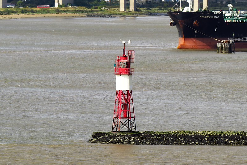 Thames / Stoneness lighthouse
Author of the photo: [url=https://www.flickr.com/photos/larrymyhre/]Larry Myhre[/url]

Keywords: Kent;River Thames;England;United Kingdom