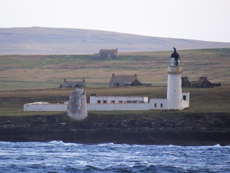 Caithness / Pentland Firth / Stroma Island / Swilkie Point lighthouse
Author of the photo: [url=https://www.flickr.com/photos/larrymyhre/]Larry Myhre[/url]
Keywords: Pentland Skerries;Scotland;United Kingdom;Pentland Firth