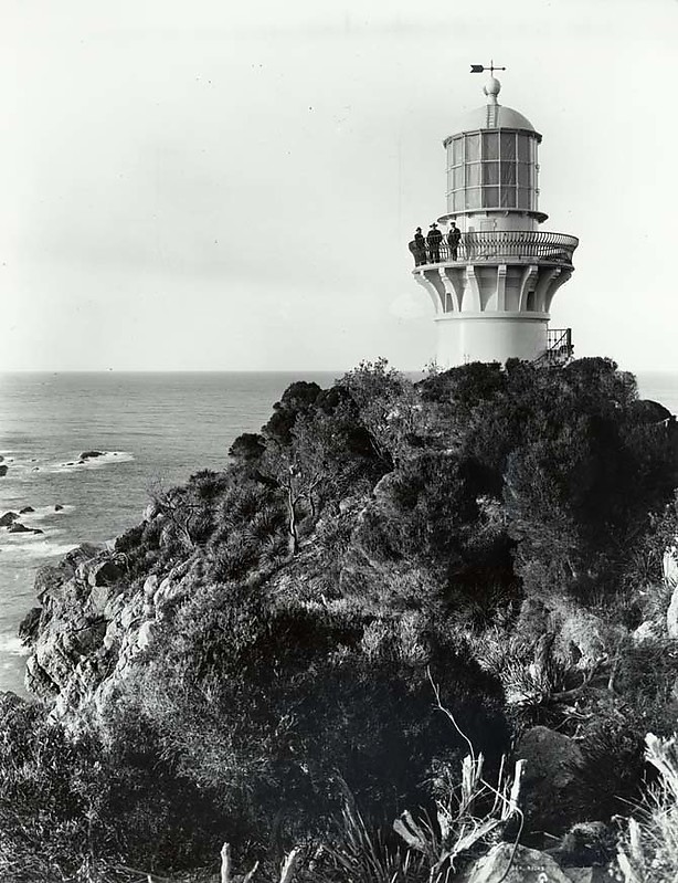 Sugarloaf Point lighthouse - historic picture
NSW State Archives
Keywords: Newcastle;Australia;Tasman sea;New South Wales;Historic
