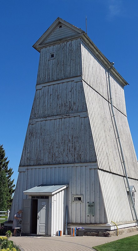 Suurupi (Surupe) Range Front lighthouse
Author of the photo: [url=https://www.flickr.com/photos/21475135@N05/]Karl Agre[/url]
Keywords: Estonia;Gulf of Finland